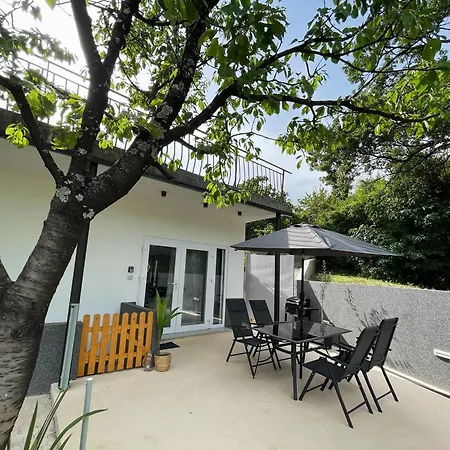 Cozy With Terrace + Free Parking Appartamento Abbazia