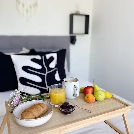 Cozy With Terrace + Free Parking אופטיה
