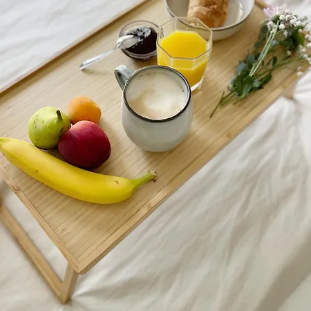 Cozy With Terrace + Free Parking דירה