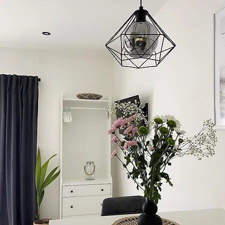 Cozy With Terrace + Free Parking אופטיה